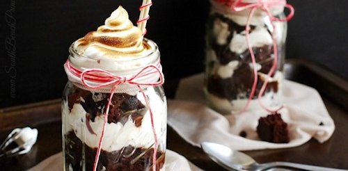 Hot Cocoa Mason Jar Cakes