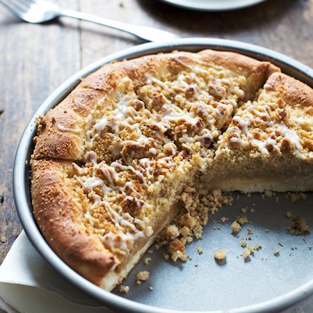 Deep Dish Cinnamon Streusel Pizza