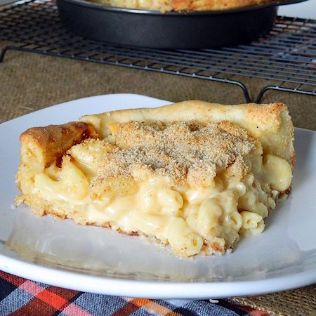 Deep Dish Macaroni and Cheese Pizza